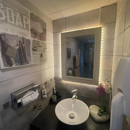 Appart' Et Sauna Privatif Au Cœur De Beaune Appartamento *
