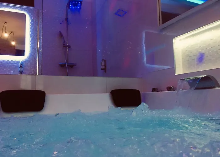 Апартаменти Appart' Et Sauna Privatif Au Coeur De Бон